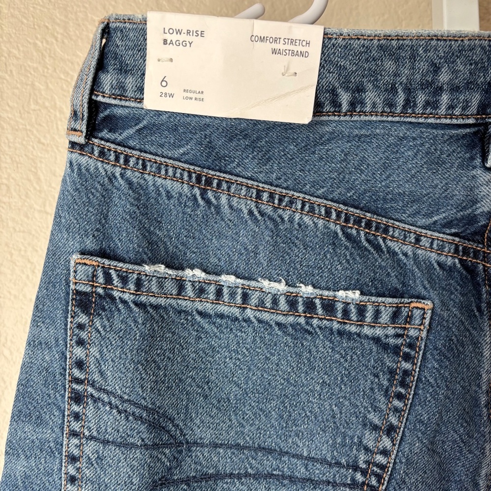 NWT American Eagle Women's Low Rise Baggy Size 6 Jeans - Picture 6 of 6
